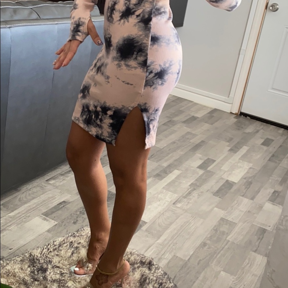 Long sleeve midi dress